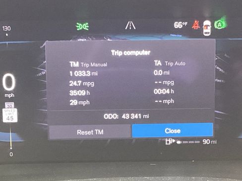 Certified 2023 Volvo XC60 B5 Plus w/ Protection Package Premier image 43