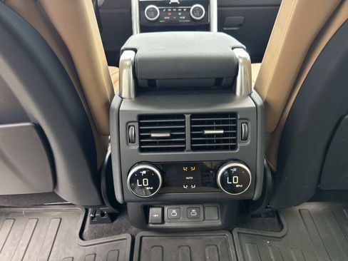 Certified 2026 Land Rover Discovery Limited Edition AWD/4WD image 17