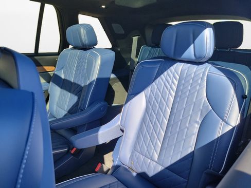 Certified 2026 Cadillac Vistiq Premium Luxury image 12