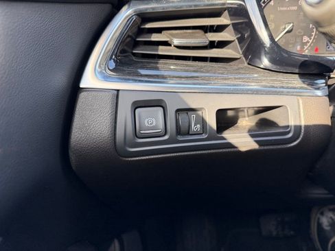 Used 2022 Cadillac XT5 Premium Luxury image 10