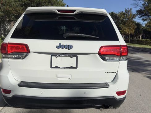 Used 2017 Jeep Grand Cherokee Laredo w/ Quick Order Package 2BE image 4