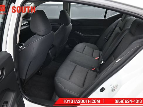 Used 2024 Nissan Altima 2.5 SV FWD image 10