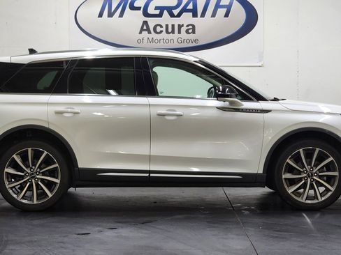 Used 2020 Lincoln Corsair Reserve w/ Equipment Group 202A image 3