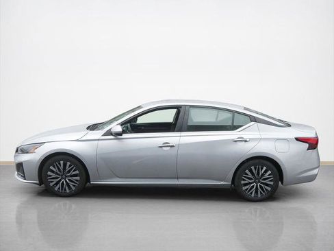 Certified 2023 Nissan Altima 2.5 SV image 6