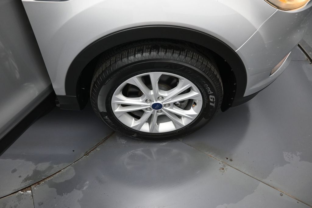 Used 2017 Ford Escape SE AWD/4WD image 33
