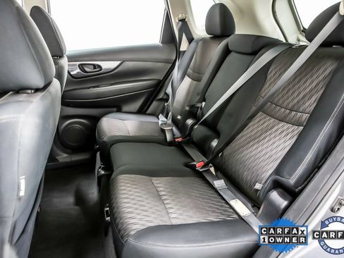 Used 2020 Nissan Rogue S image 29