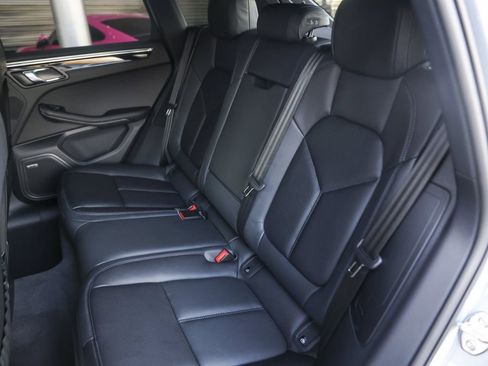 New 2026 Porsche Macan image 34