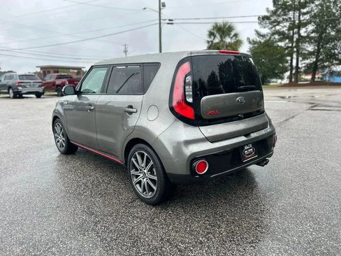 Used 2018 Kia Soul ! image 9
