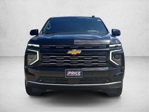 Used 2025 Chevrolet Suburban High Country AWD/4WD image 2
