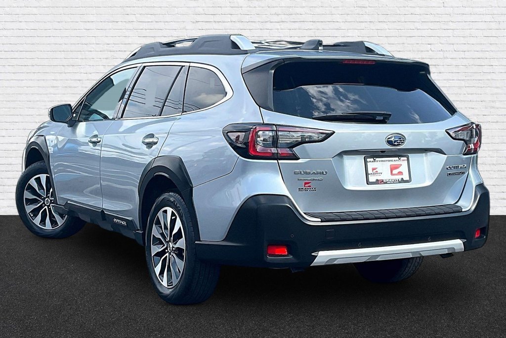 Used 2024 Subaru Outback Touring XT AWD/4WD image 4