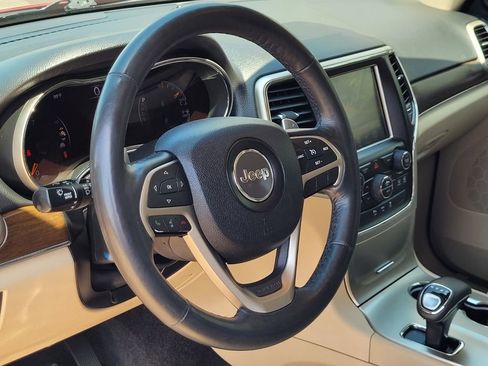 Used 2015 Jeep Grand Cherokee Limited w/ Trailer Tow Group IV image 28