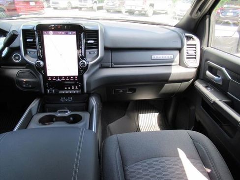 New 2026 RAM 2500 Big Horn AWD/4WD image 15