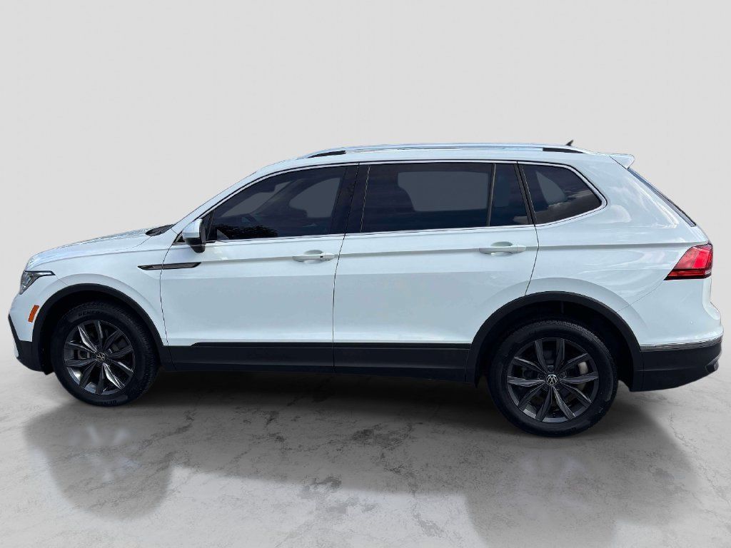 Used 2022 Volkswagen Tiguan SE AWD/4WD image 2