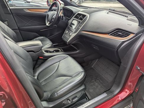 Used 2017 Lincoln MKC Select w/ Lincoln MKC Climate Package image 10