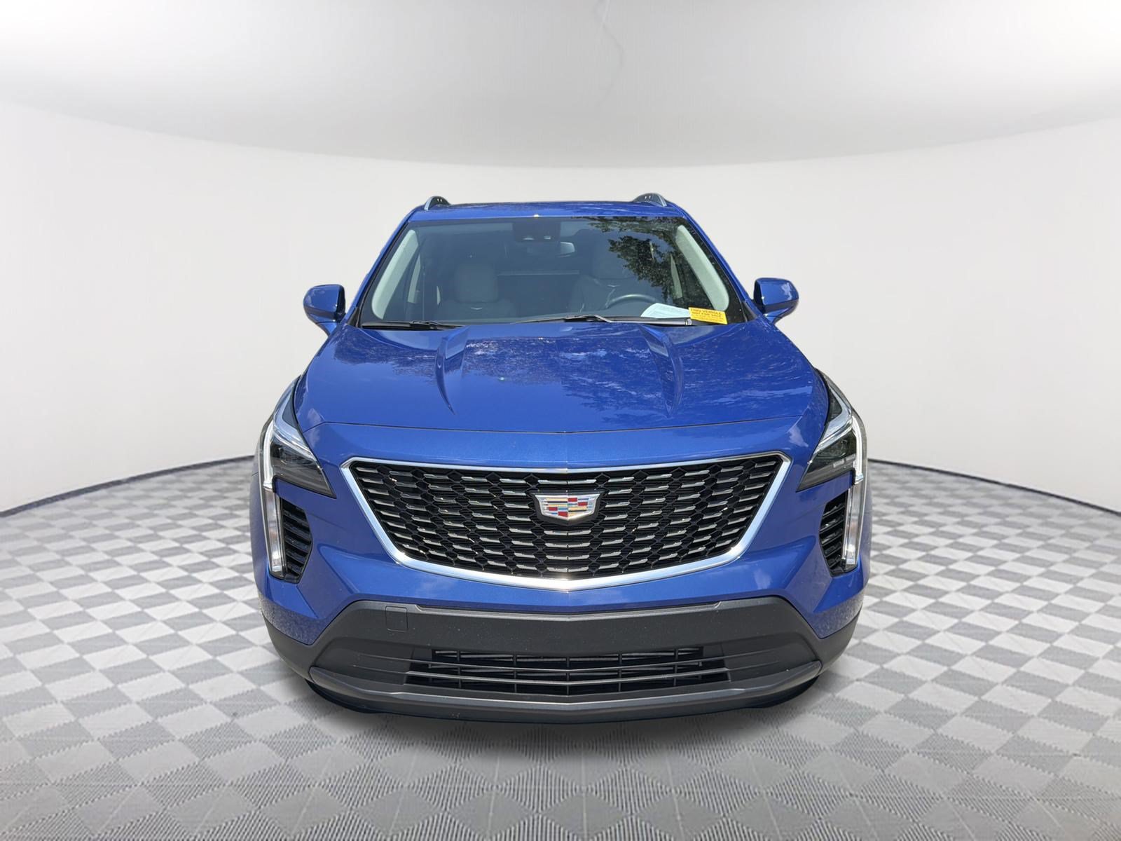 Certified 2023 Cadillac XT4 Luxury w/ Cold Weather Package FWD image 2