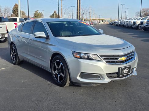 Used 2017 Chevrolet Impala LT image 3