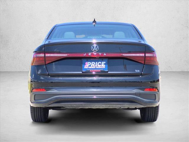 Used 2025 Volkswagen Jetta SE FWD image 7