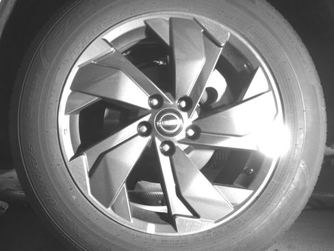 Used 2025 Nissan Rogue SV FWD image 14