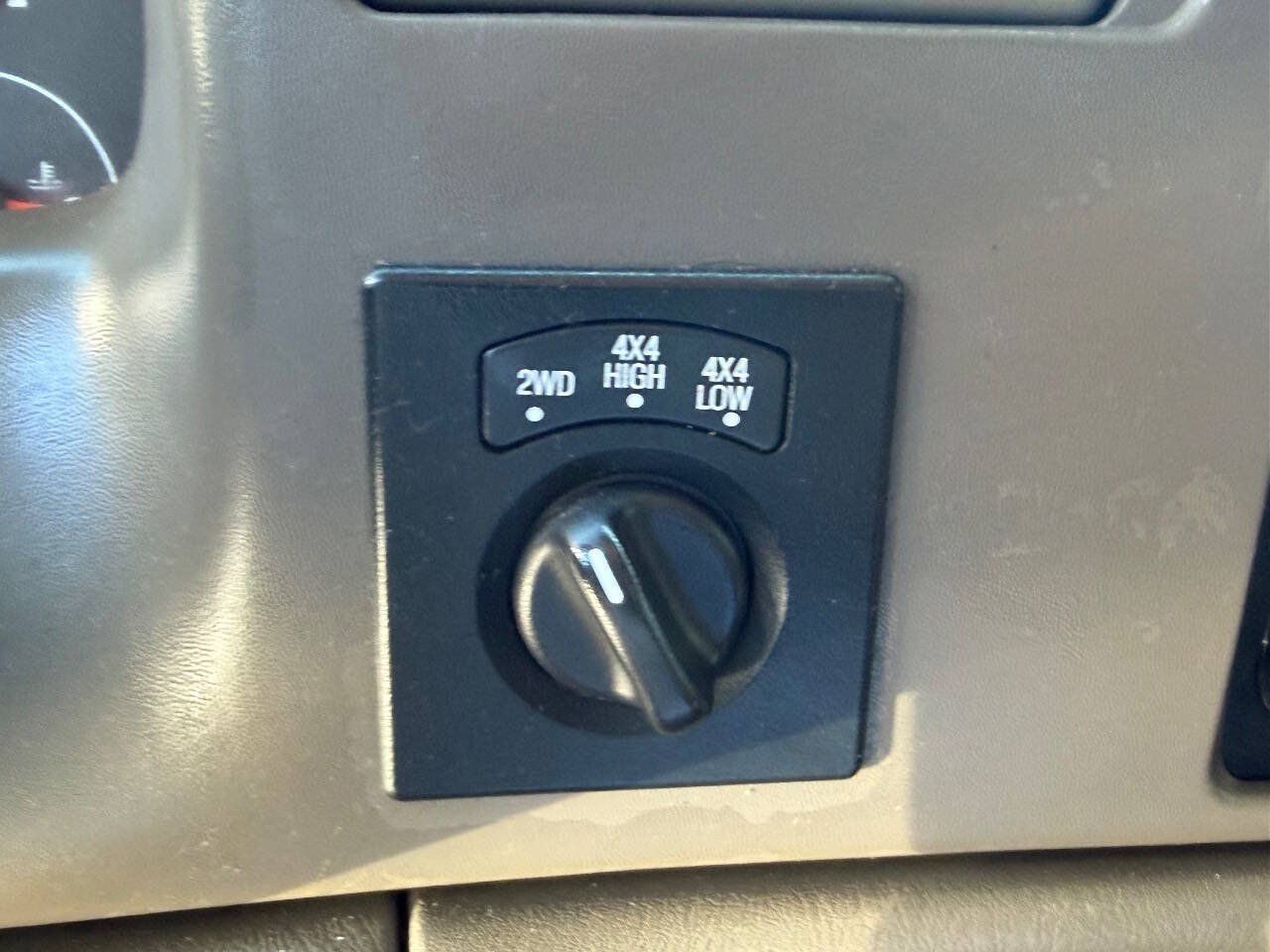 Used 2003 Ford F250 Lariat AWD/4WD image 10