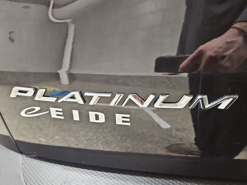 Certified 2025 Ford Escape Platinum AWD/4WD image 25