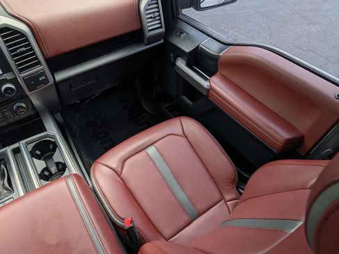 Used 2018 Ford F150 Platinum w/ Equipment Group 701A Luxury AWD/4WD image 11