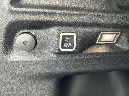 Used 2023 Jeep Grand Cherokee L Laredo AWD/4WD image 29