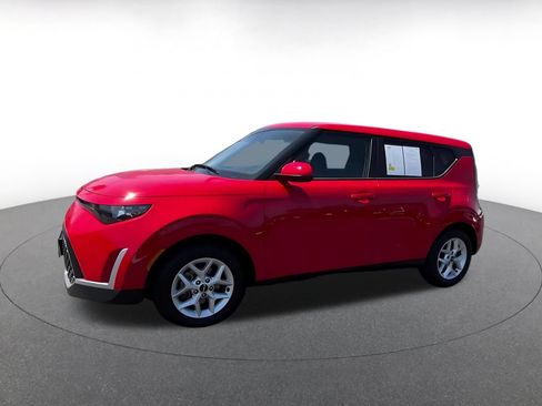 Used 2025 Kia Soul LX w/ LX Technology Package FWD image 8