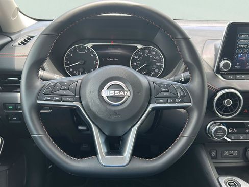 Used 2025 Nissan Sentra SR w/ Midnight Edition FWD image 10
