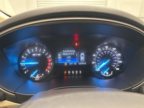 Used 2013 Ford Fusion SE FWD image 20