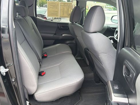 Used 2022 Toyota Tacoma SR5 RWD image 12