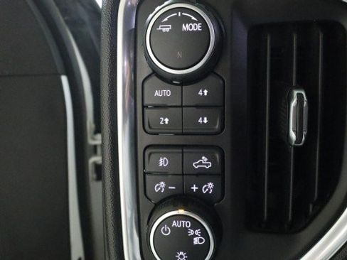 Used 2020 Chevrolet Silverado 1500 LT w/ All-Star Edition AWD/4WD image 18