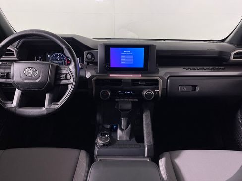 Certified 2024 Toyota Tacoma SR5 AWD/4WD image 14