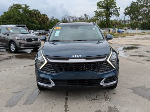 Certified 2024 Kia Sportage EX w/ EX Premium Package AWD/4WD image 3