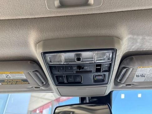 Used 2022 Toyota 4Runner Limited AWD/4WD image 22