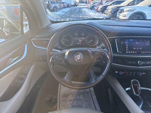 Used 2020 Buick Enclave Essence image 21