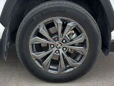 Used 2024 Toyota RAV4 XLE Premium image 33