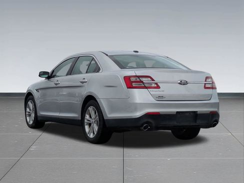 Used 2017 Ford Taurus SE FWD image 4