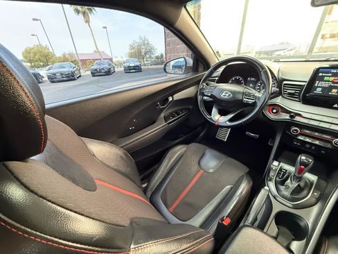 Used 2019 Hyundai Veloster Turbo FWD image 42