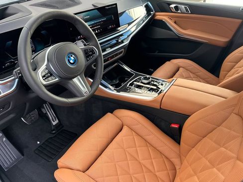 New 2026 BMW X5 xDrive50e w/ Executive Package image 9
