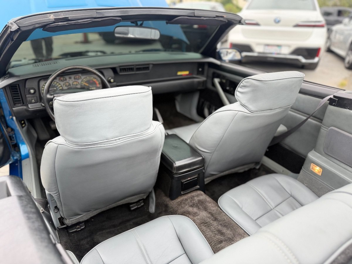 Used 1992 Chevrolet Camaro Z28 RWD image 21