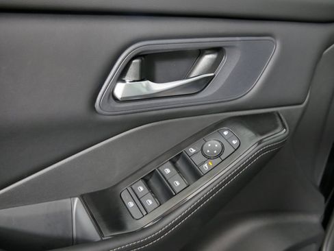 New 2026 Nissan Rogue SV AWD/4WD image 24