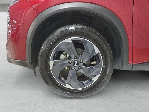 Used 2025 Nissan Rogue SV image 23