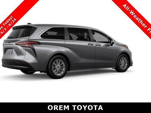 New 2026 Toyota Sienna LE FWD image 10