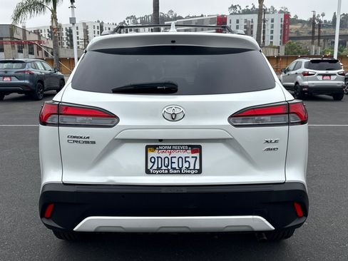 Certified 2022 Toyota Corolla Cross XLE AWD/4WD image 8