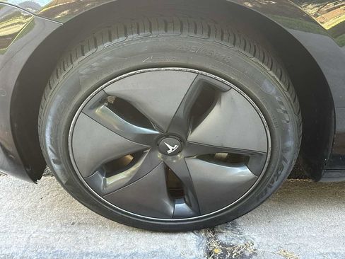 Used 2018 Tesla Model 3 Long Range RWD image 48