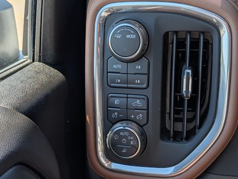 Certified 2023 Chevrolet Silverado 3500 High Country w/ Z71 Off-Road Package AWD/4WD image 17