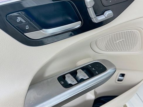 Certified 2022 Mercedes-Benz C 300 4MATIC Sedan image 21