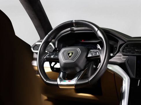 Used 2019 Lamborghini Urus AWD/4WD image 47
