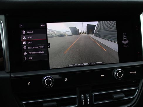 Used 2023 Porsche Macan S image 18