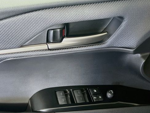Used 2025 Toyota Camry SE FWD image 16